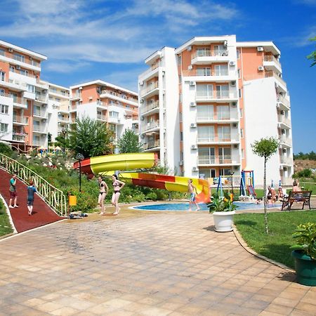 Crown And Imperial Apartments Sveti Vlas Exterior photo
