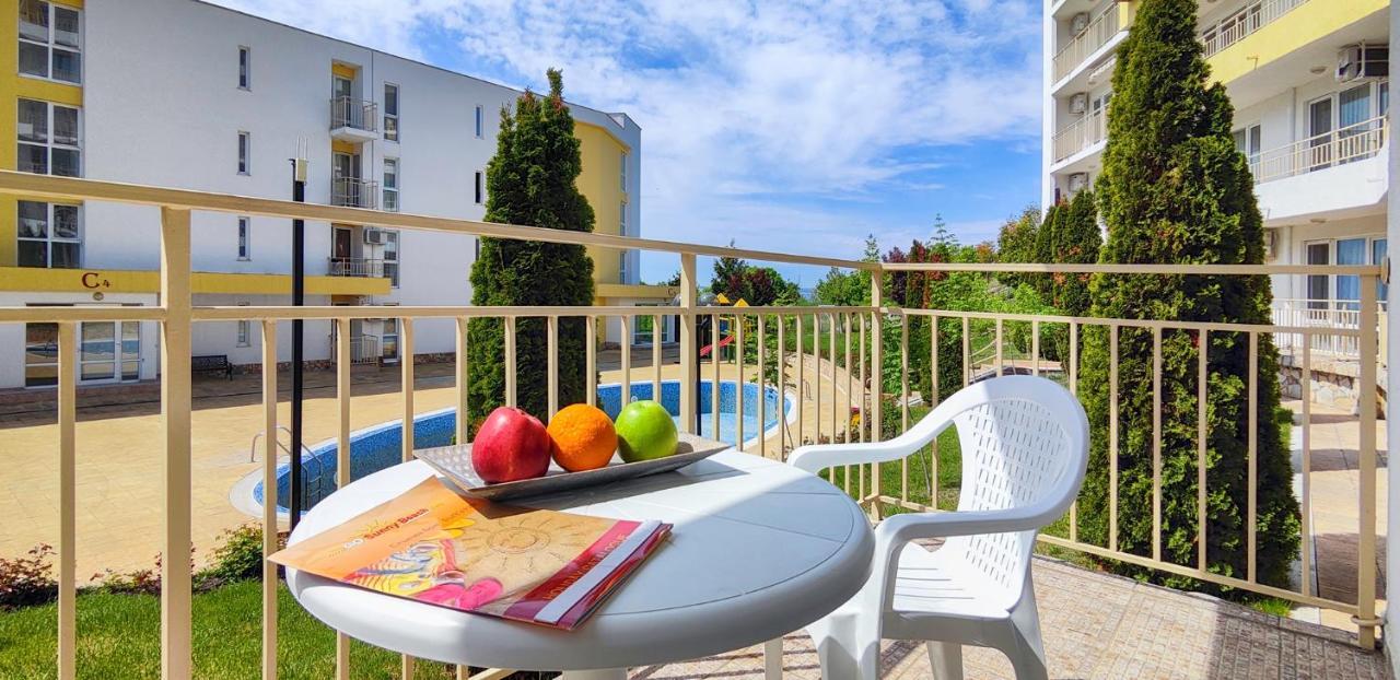 Crown And Imperial Apartments Sveti Vlas Exterior photo
