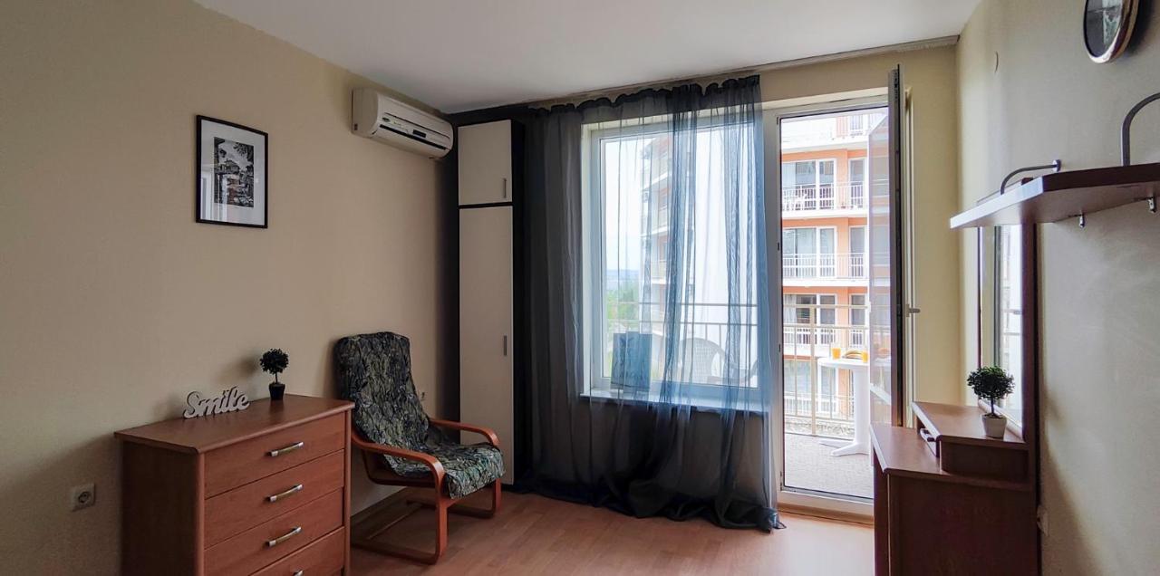 Crown And Imperial Apartments Sveti Vlas Exterior photo