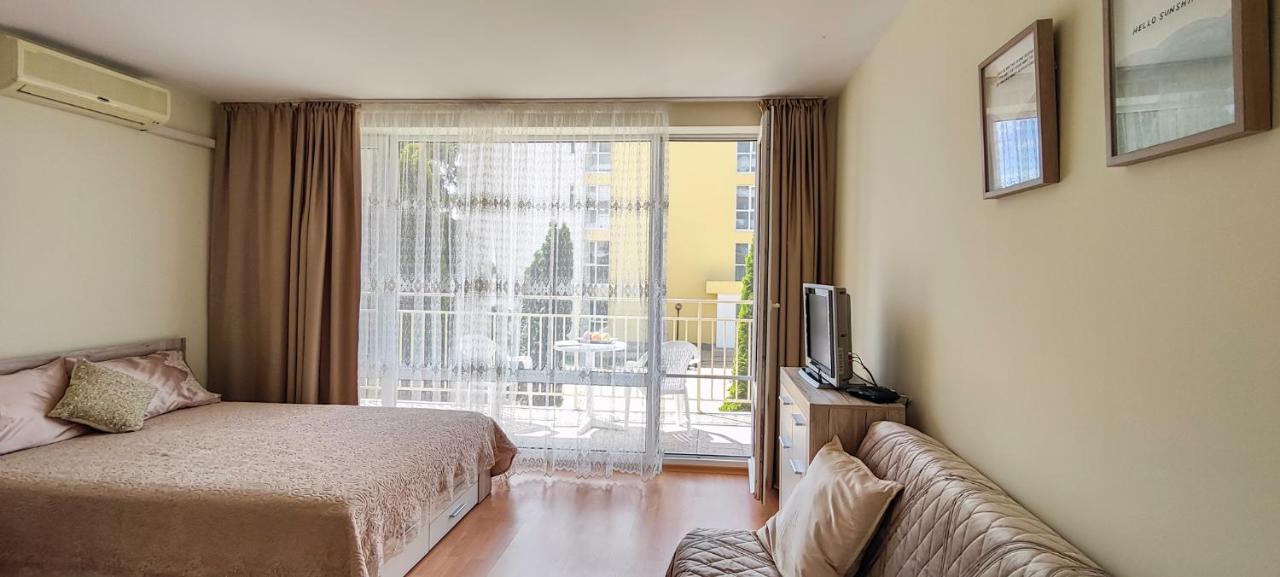 Crown And Imperial Apartments Sveti Vlas Exterior photo