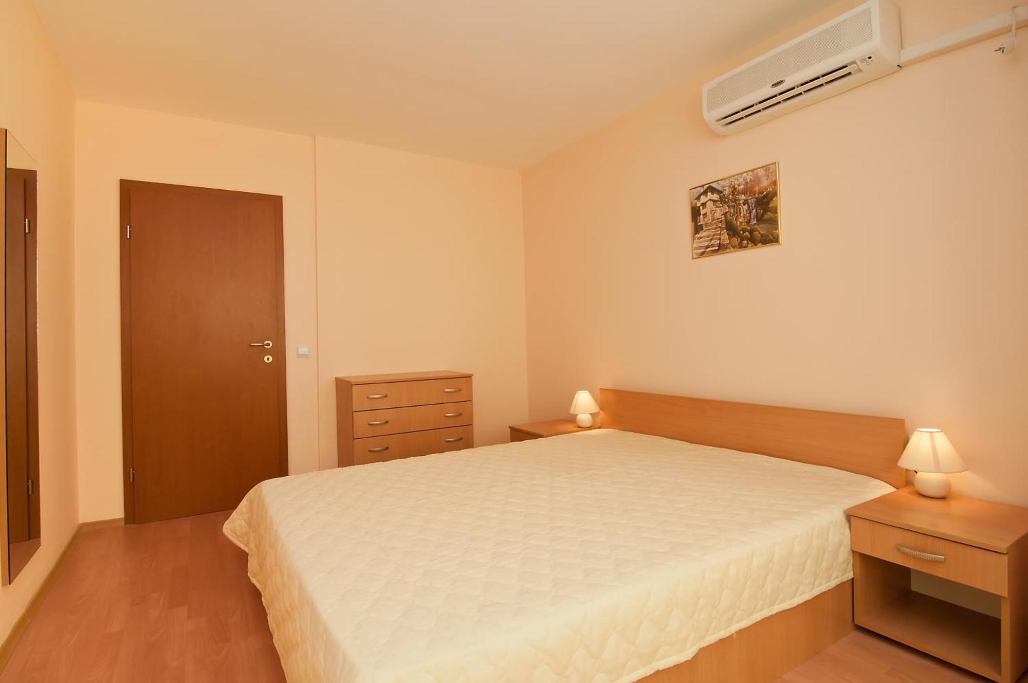 Crown And Imperial Apartments Sveti Vlas Exterior photo