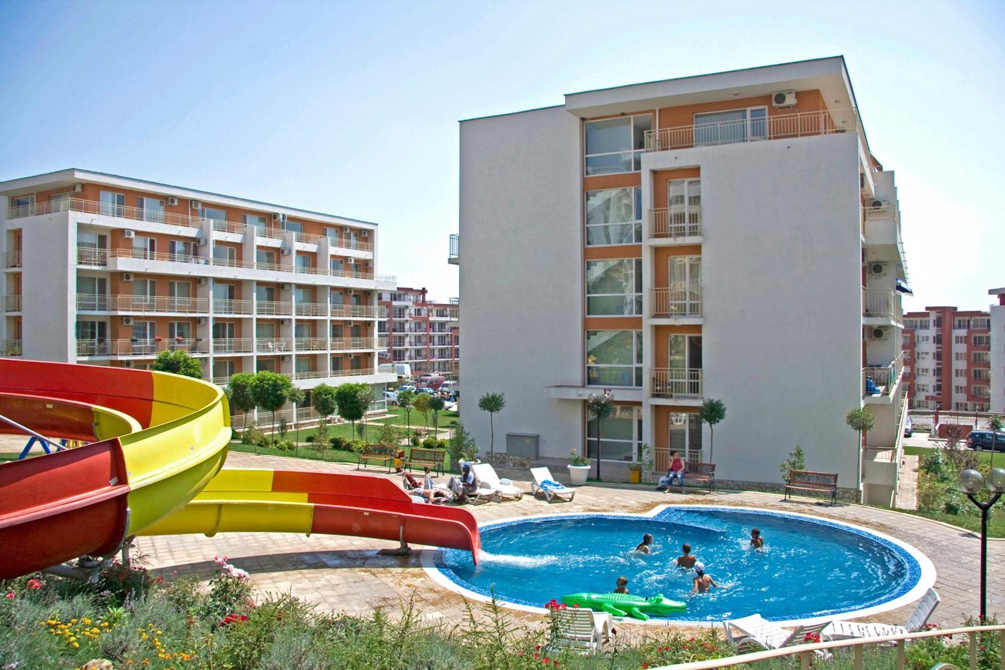 Crown And Imperial Apartments Sveti Vlas Exterior photo