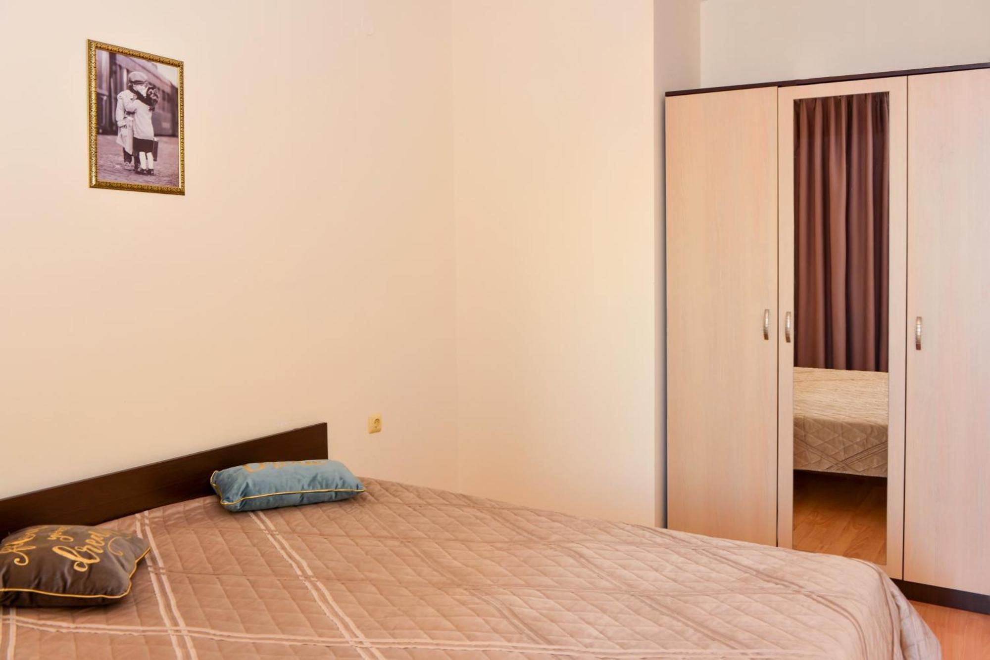 Crown And Imperial Apartments Sveti Vlas Exterior photo