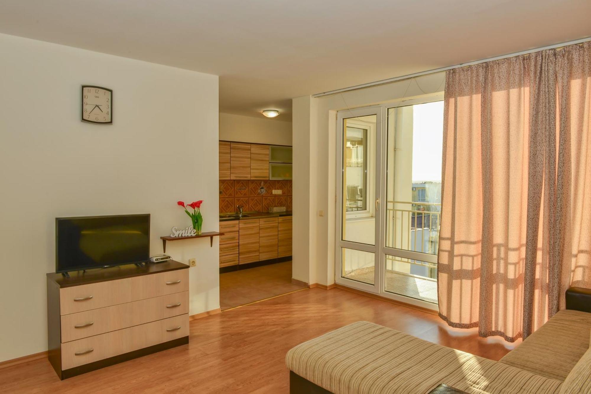 Crown And Imperial Apartments Sveti Vlas Exterior photo