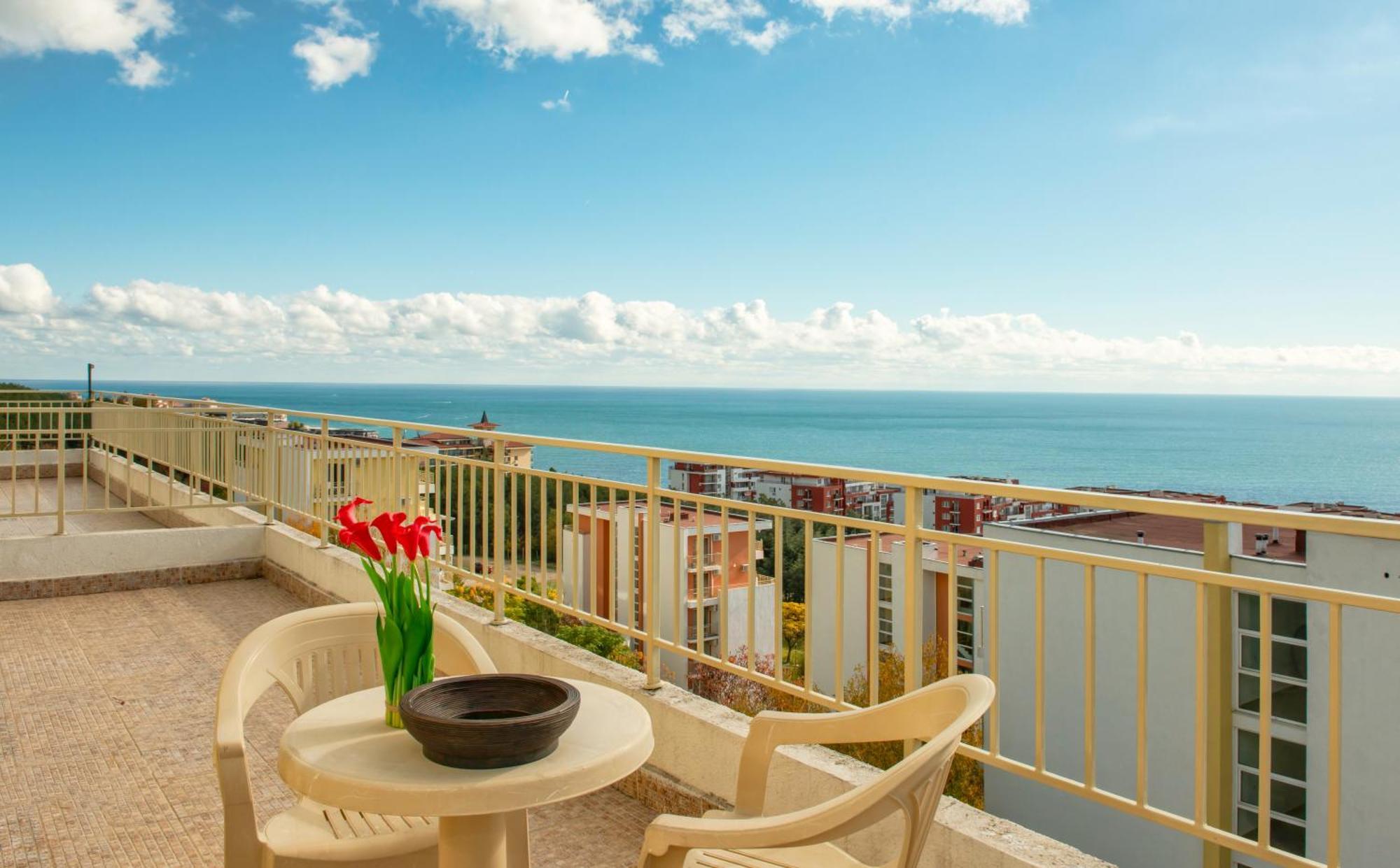 Crown And Imperial Apartments Sveti Vlas Exterior photo