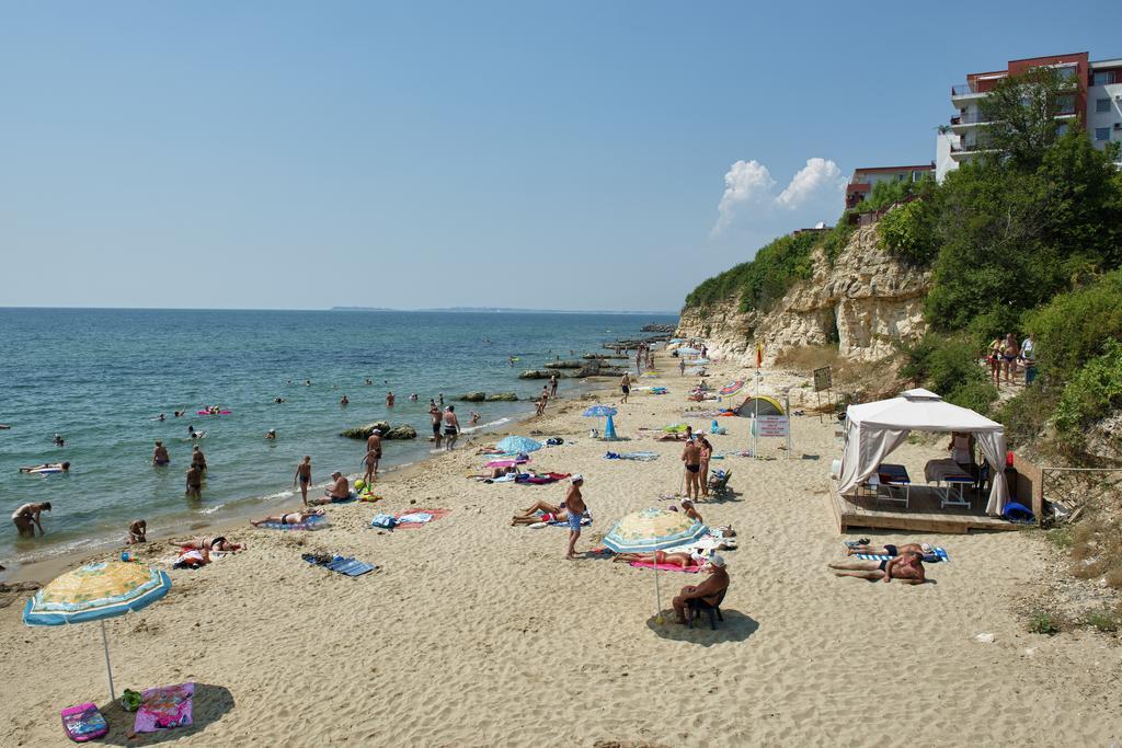 Crown And Imperial Apartments Sveti Vlas Exterior photo